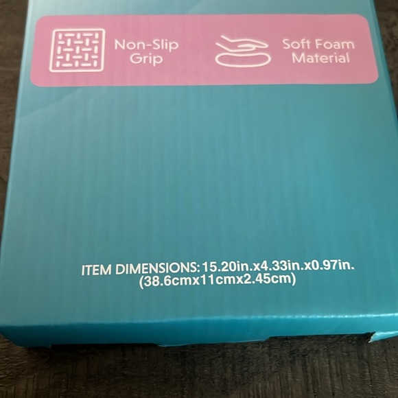 Rainbow keyboard wrist rest - Picture 4 of 4